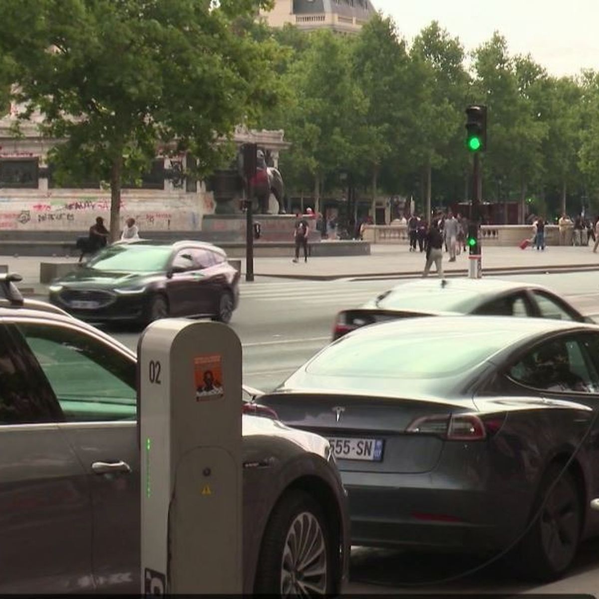 découvrez comment une importante fraude à l'assurance auto de luxe a été déjouée à shanghai, révélant des méthodes sophistiquées et les efforts des autorités locales.