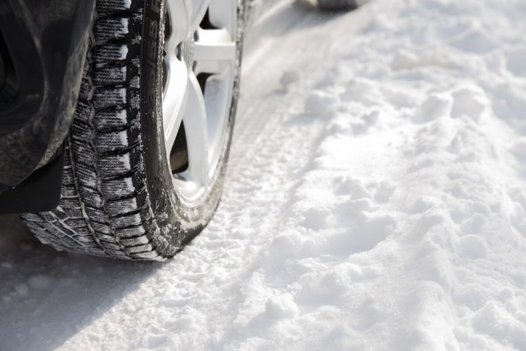 découvrez comment suspendre votre assurance auto pendant l'hiver pour économiser tout en protégeant votre véhicule saisonnier. guide pratique et conseils essentiels.
